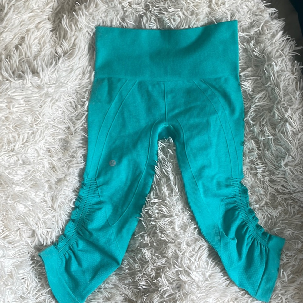 These are a size 2 lululemon tight fit capri leggings.